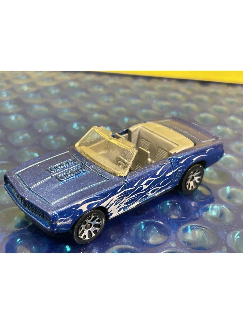 (1996)Matchbox Car 1969 Metallic Blue Camaro SS-396 White Flames Convertible
